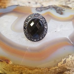 Black oval & marcasite ring size 7.75 GUC